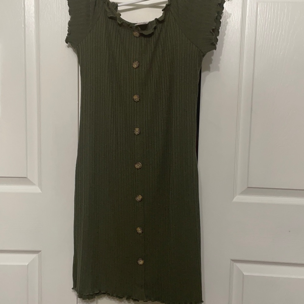 Green off the shoulder dress!